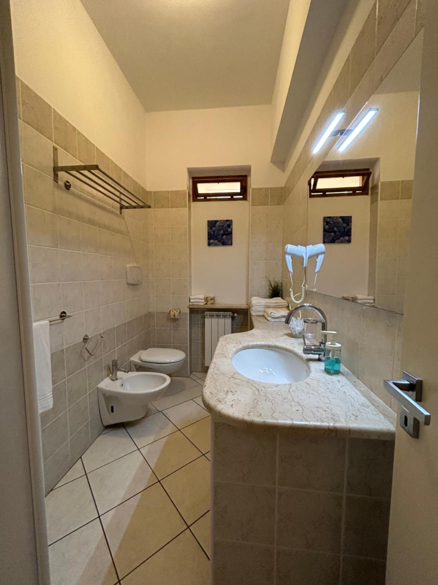 Arcobaleno Tropea Centro Bed & Breakfast Bagian luar foto