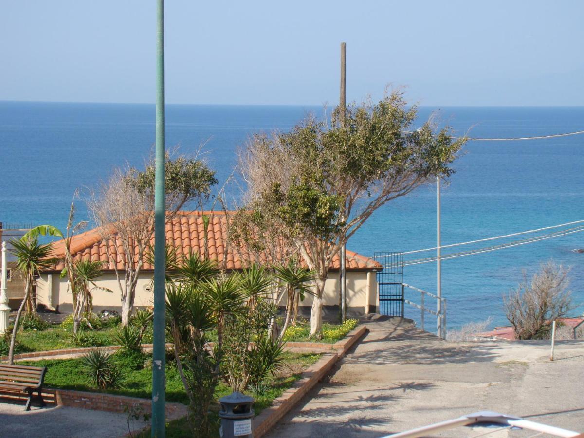 Arcobaleno Tropea Centro Bed & Breakfast Bagian luar foto